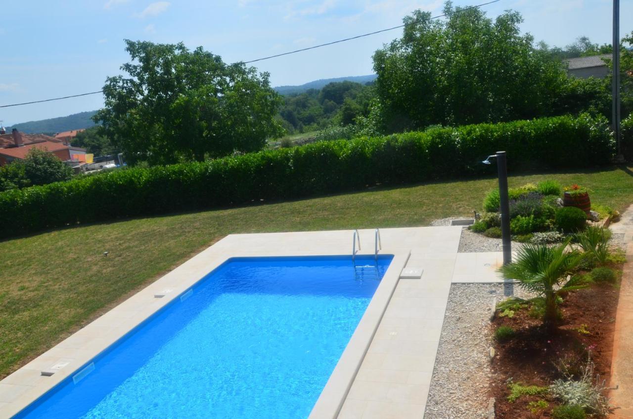 Villa Fragola - Holiday House With Large Garden Tinjan Ngoại thất bức ảnh