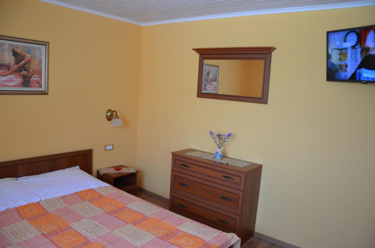 Villa Fragola - Holiday House With Large Garden Tinjan Ngoại thất bức ảnh